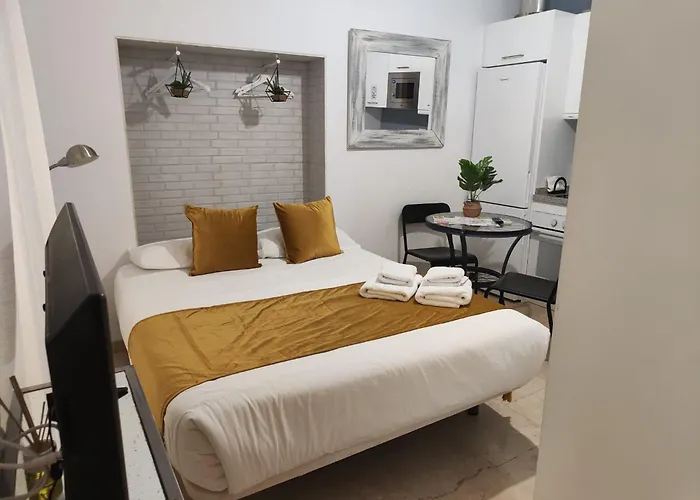 Hostly Mariana Hotel Seville