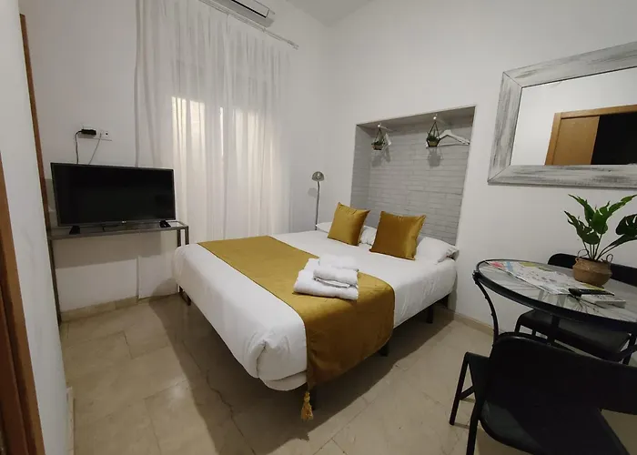 Hostly Mariana Hotel Seville